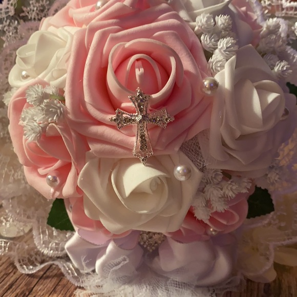 Girls fake bouquet for communion - Picture 3 of 7
